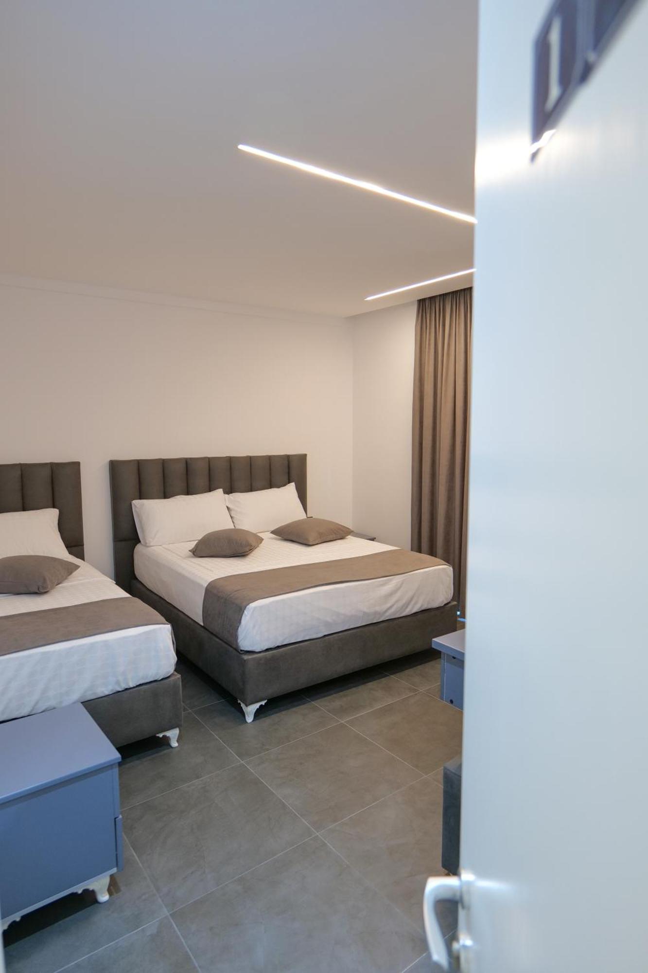 Hotel Celaj Vlore Exterior photo