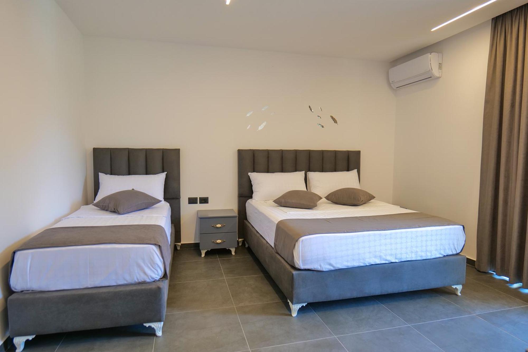Hotel Celaj Vlore Exterior photo