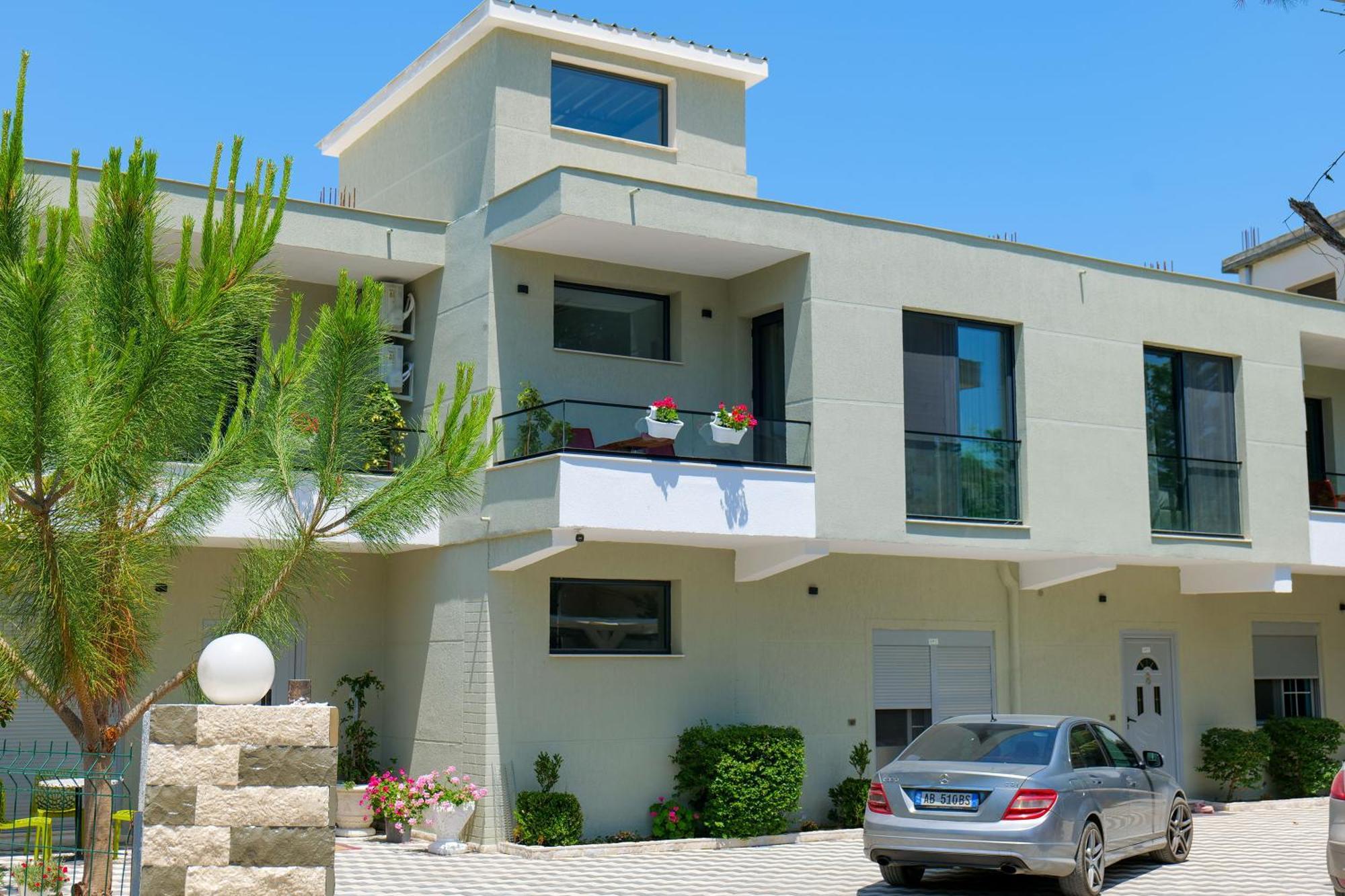 Hotel Celaj Vlore Exterior photo
